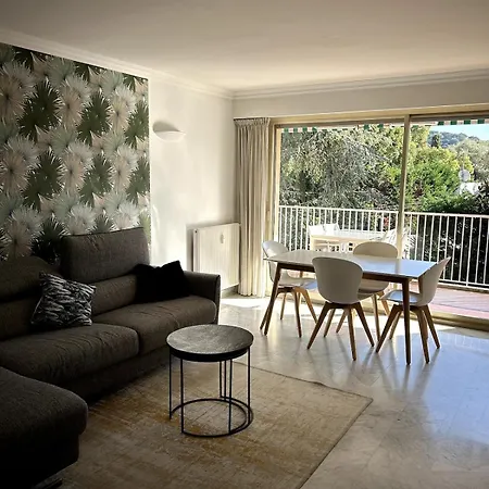 A Avec Terrasse Ensoleillee * 앙티브