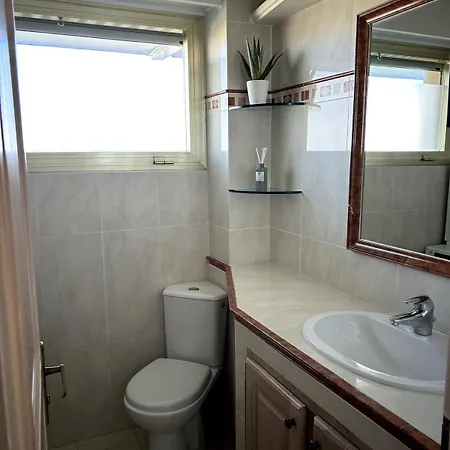 A Avec Terrasse Ensoleillee 아파트 *