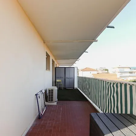 Apartamento à Avec Terrasse Ensoleillée