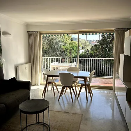 à Avec Terrasse Ensoleillée Apartamento