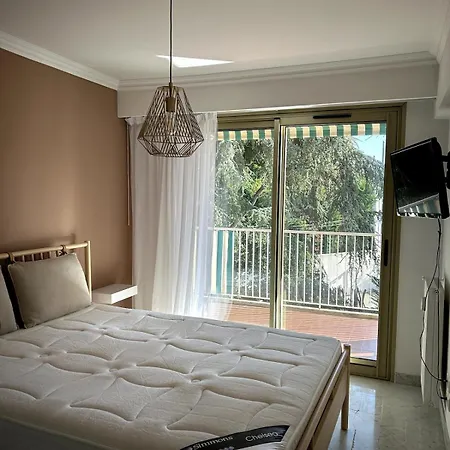 아파트 A Avec Terrasse Ensoleillee 앙티브